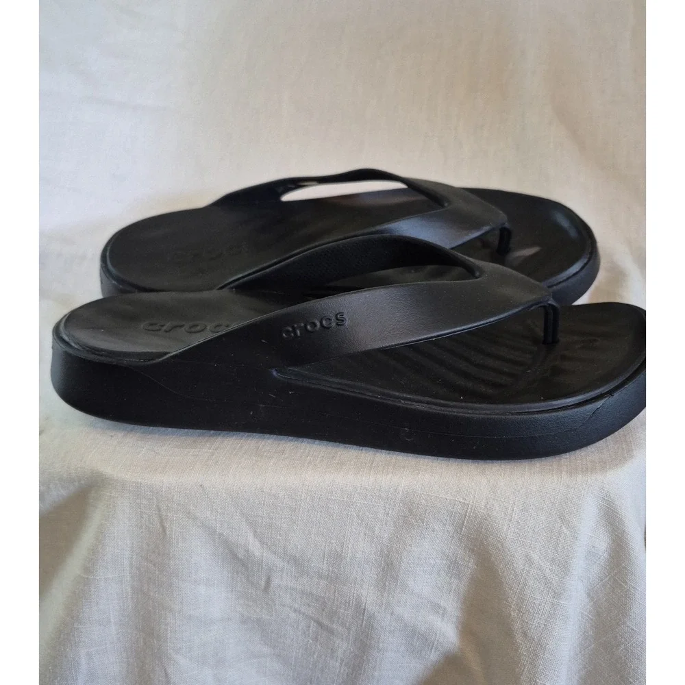 Crocs Womens Size 10 Getaway Platform Flip Flop Sandals Comfort Beach Resortwear
